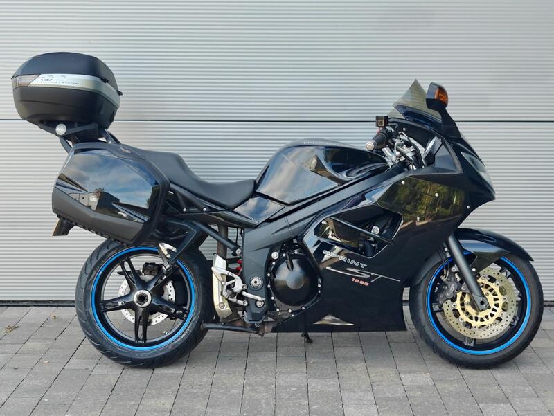 TRIUMPH SPRINT ST 1050