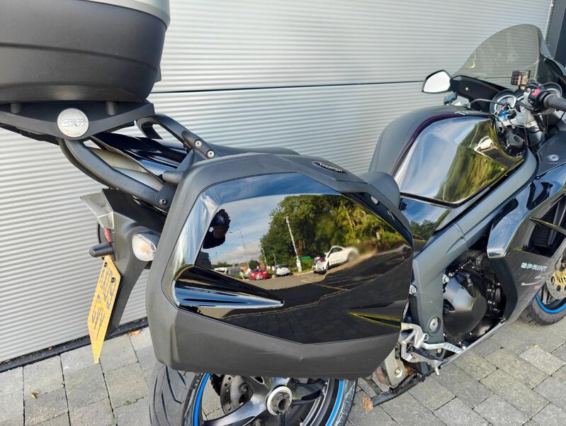 TRIUMPH SPRINT ST 1050