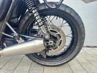 TRIUMPH Street Twin