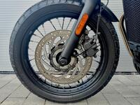 TRIUMPH Street Twin