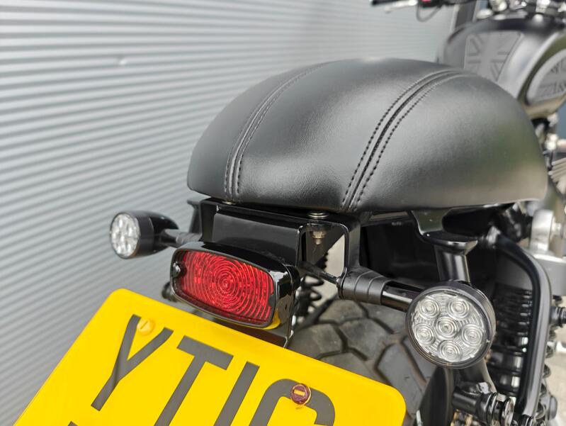 TRIUMPH Street Twin
