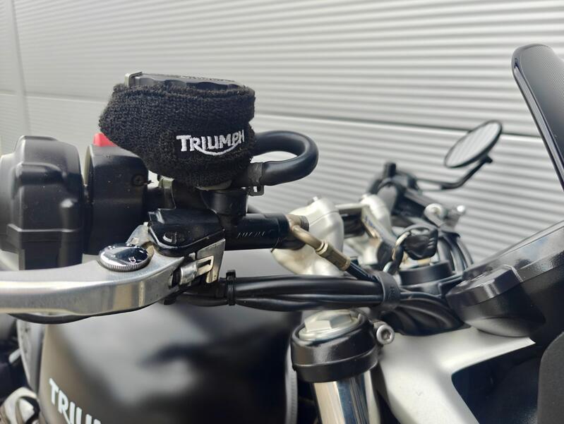 TRIUMPH Street Twin