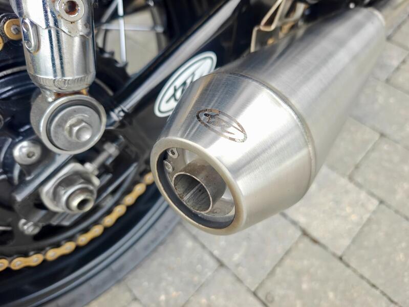 TRIUMPH Street Twin
