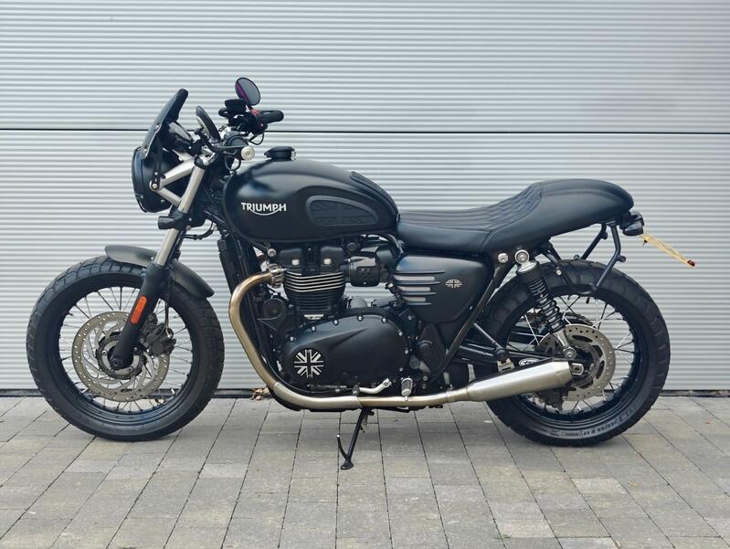 TRIUMPH Street Twin