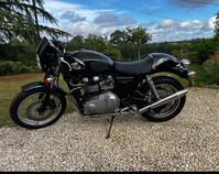 TRIUMPH THRUXTON 900