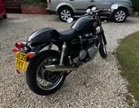 TRIUMPH THRUXTON 900