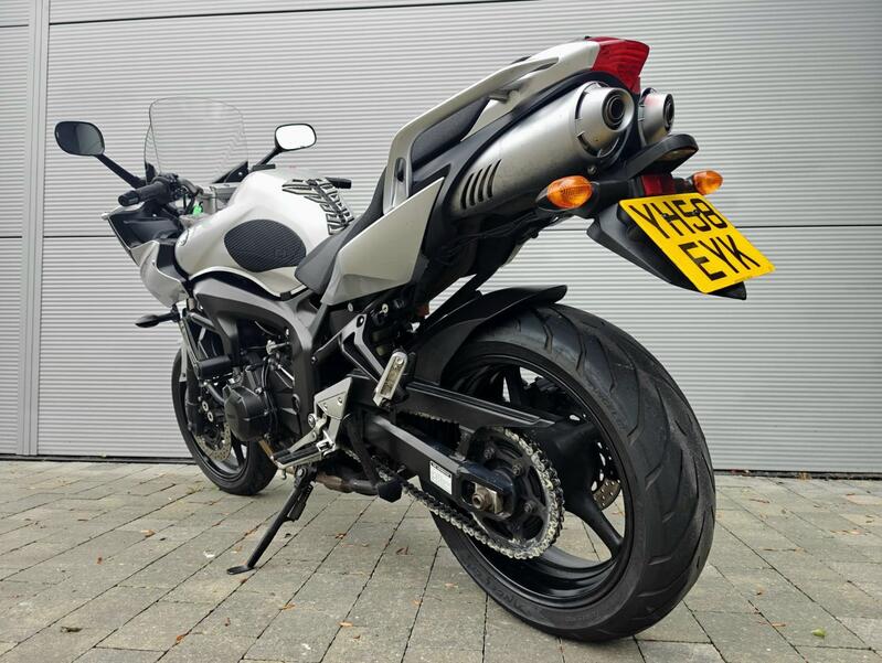 YAMAHA FZ6 Fazer