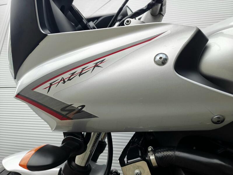 YAMAHA FZ6 Fazer