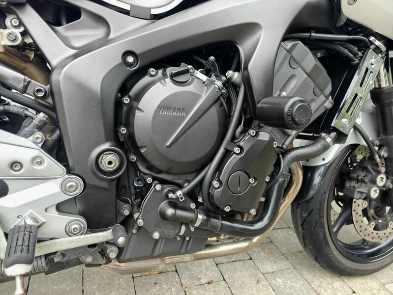YAMAHA FZ6 Fazer