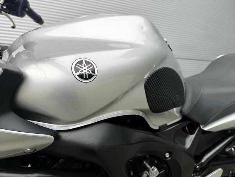 YAMAHA FZ6 Fazer