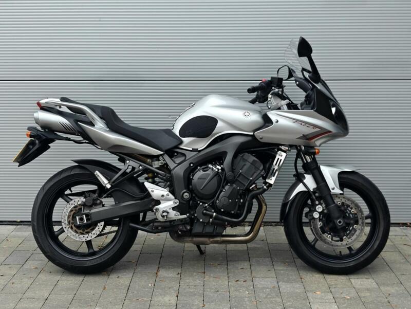 YAMAHA FZ6 Fazer