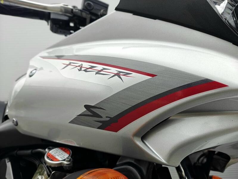 YAMAHA FZ6 Fazer