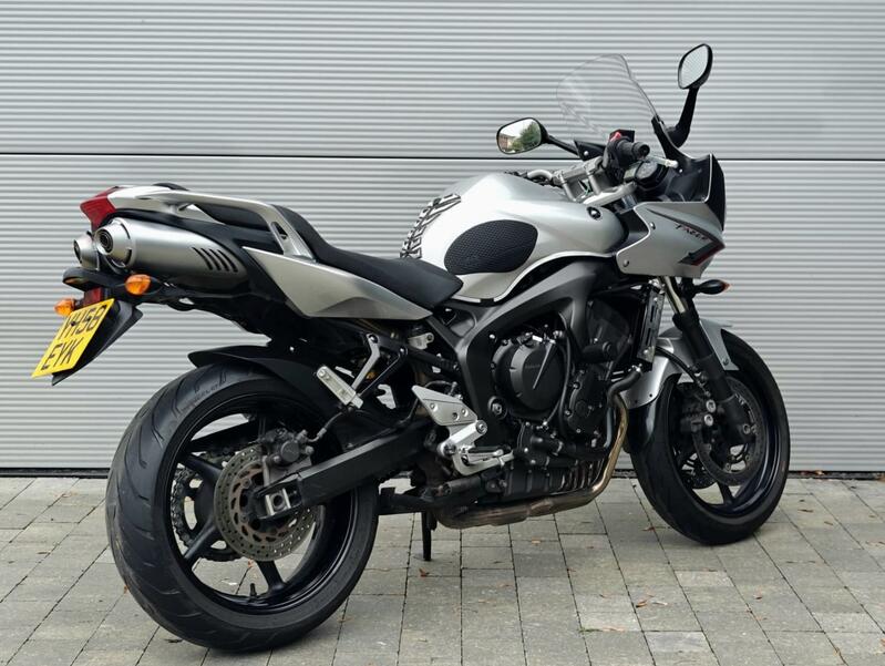 YAMAHA FZ6 Fazer