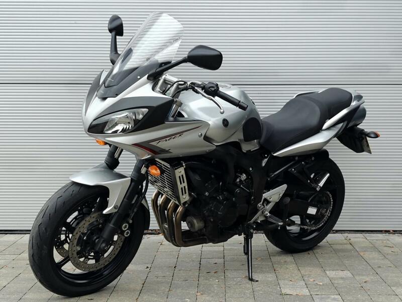 YAMAHA FZ6 Fazer