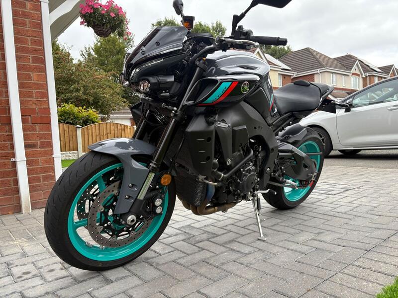 YAMAHA MT-10