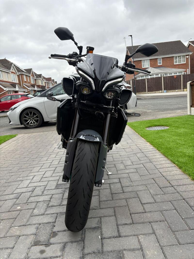 YAMAHA MT-10