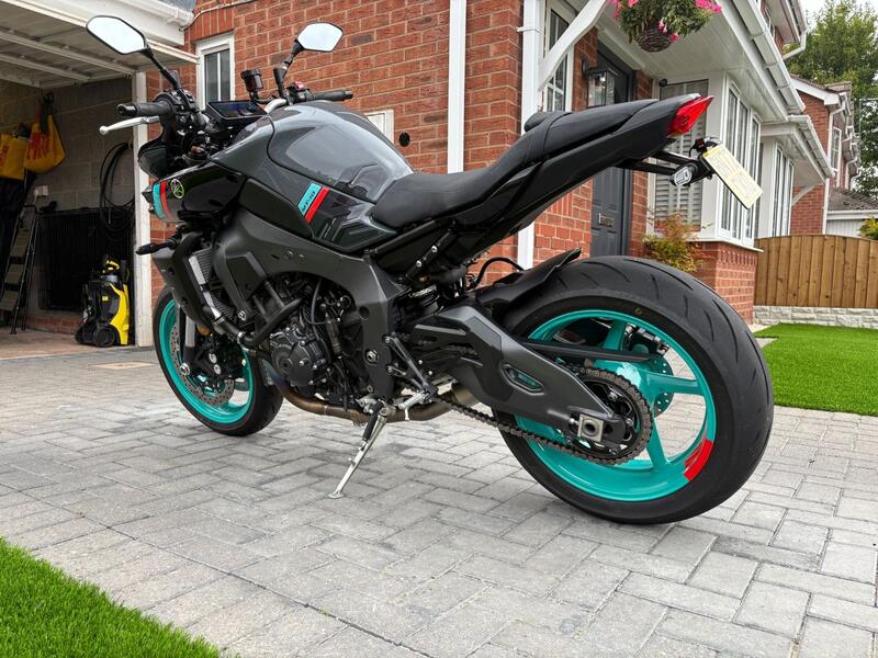 YAMAHA MT-10