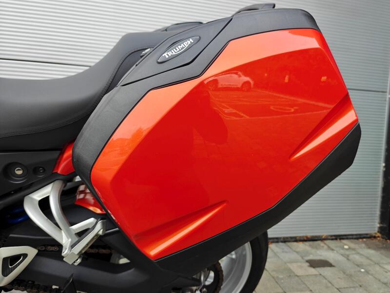 TRIUMPH TIGER 1050