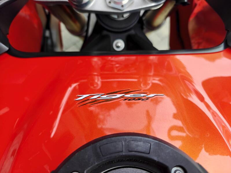 TRIUMPH TIGER 1050