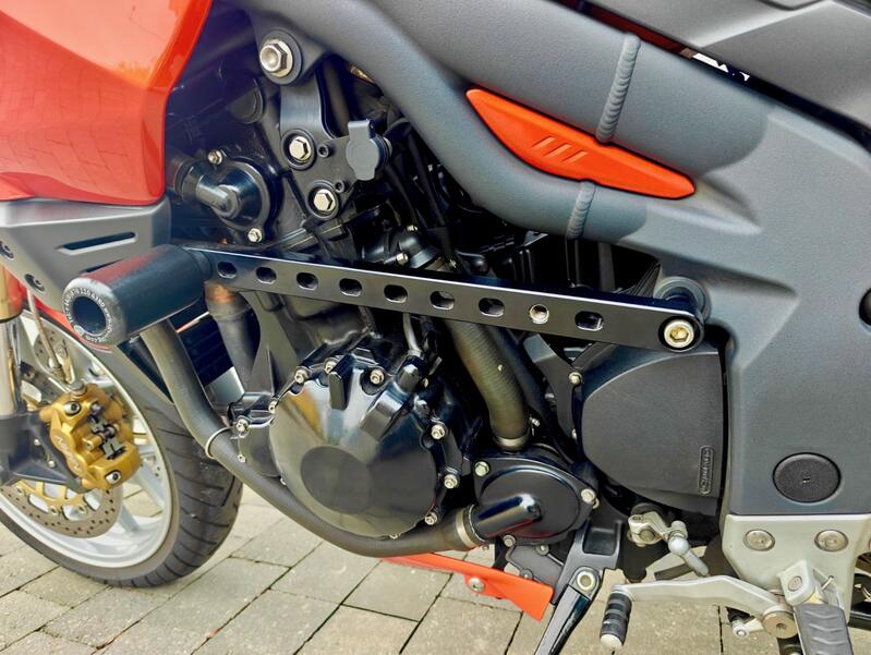 TRIUMPH TIGER 1050