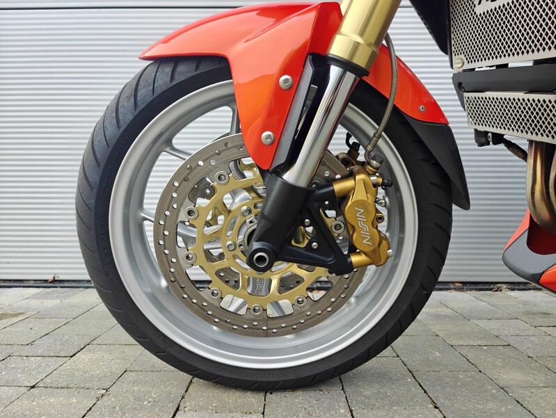 TRIUMPH TIGER 1050