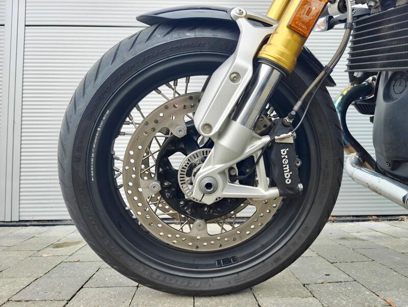 BMW R Nine T