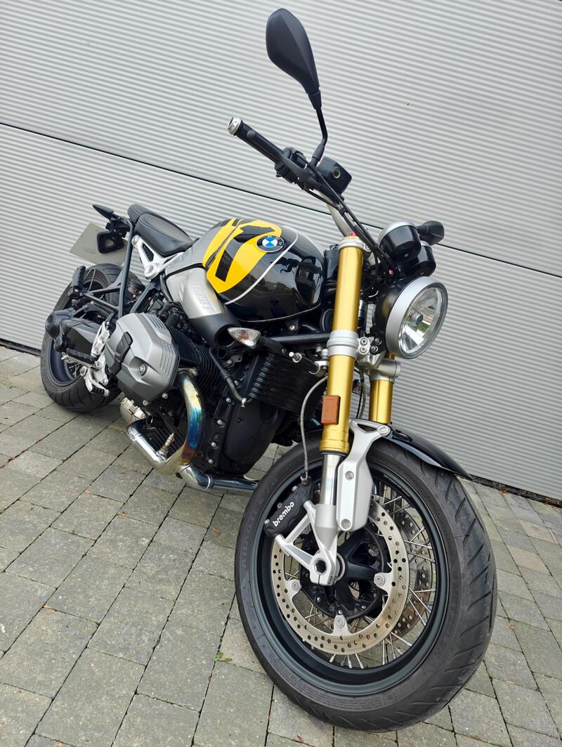 BMW R Nine T