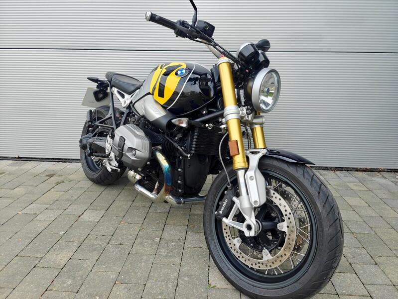 BMW R Nine T