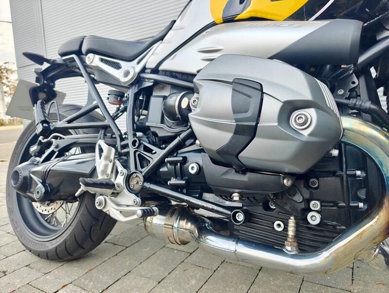 BMW R Nine T