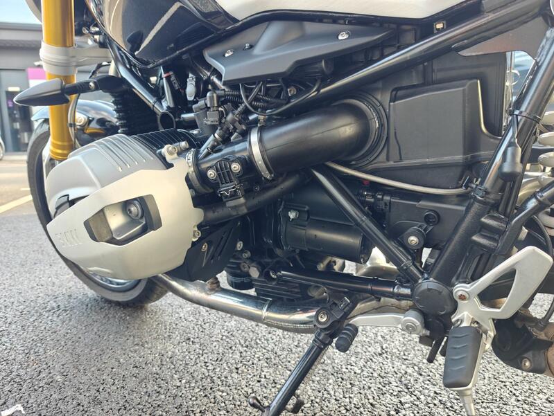 BMW R Nine T