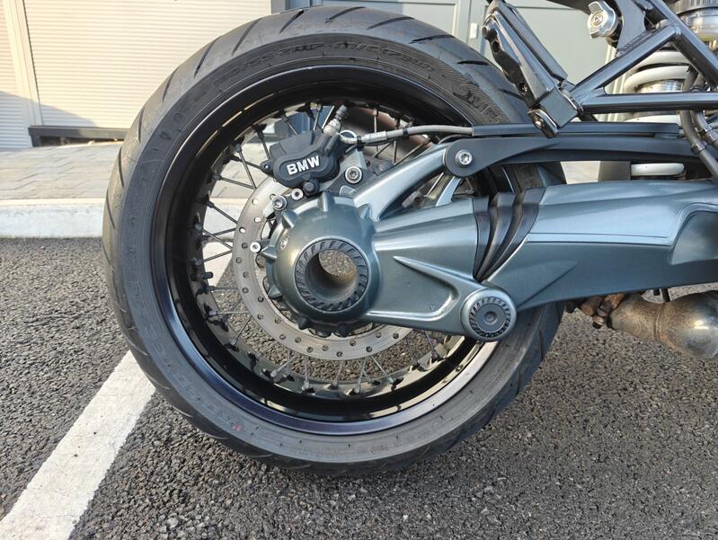 BMW R Nine T