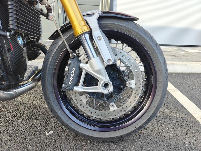 BMW R Nine T