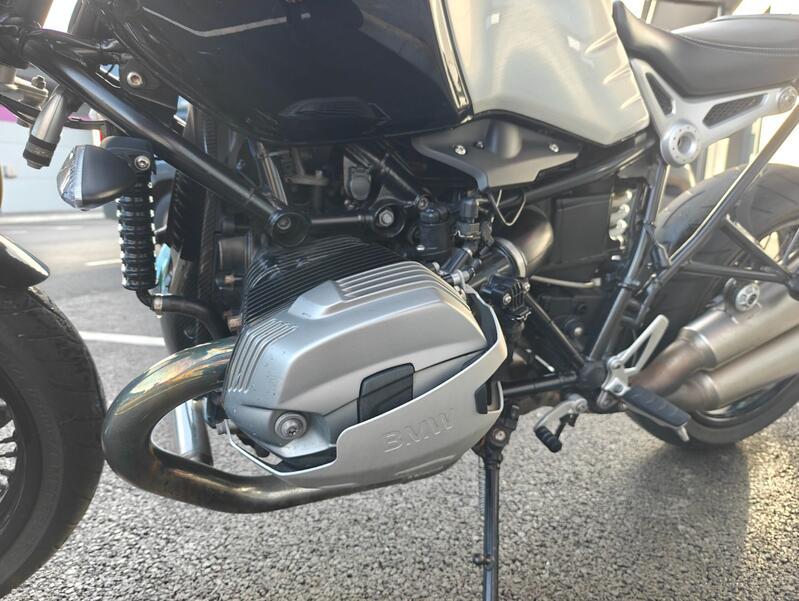 BMW R Nine T