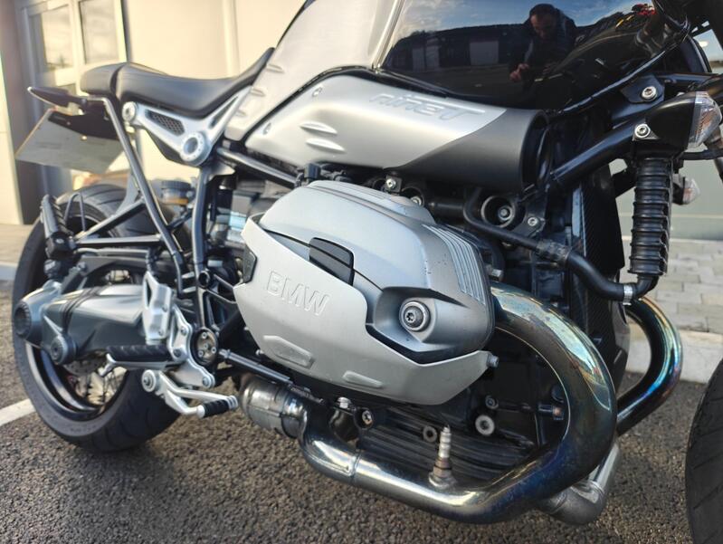 BMW R Nine T