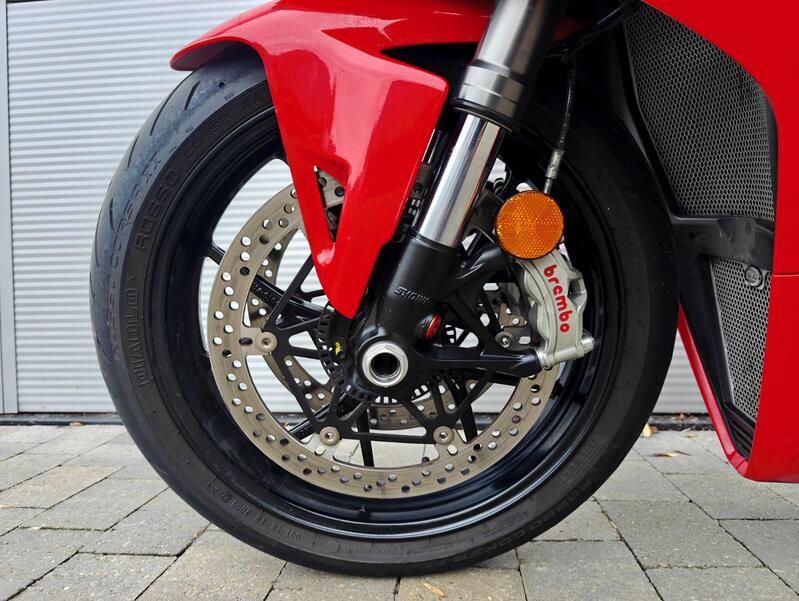 DUCATI Panigale V4