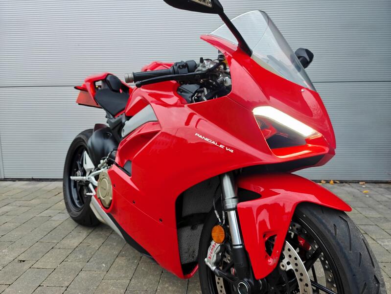 DUCATI Panigale V4